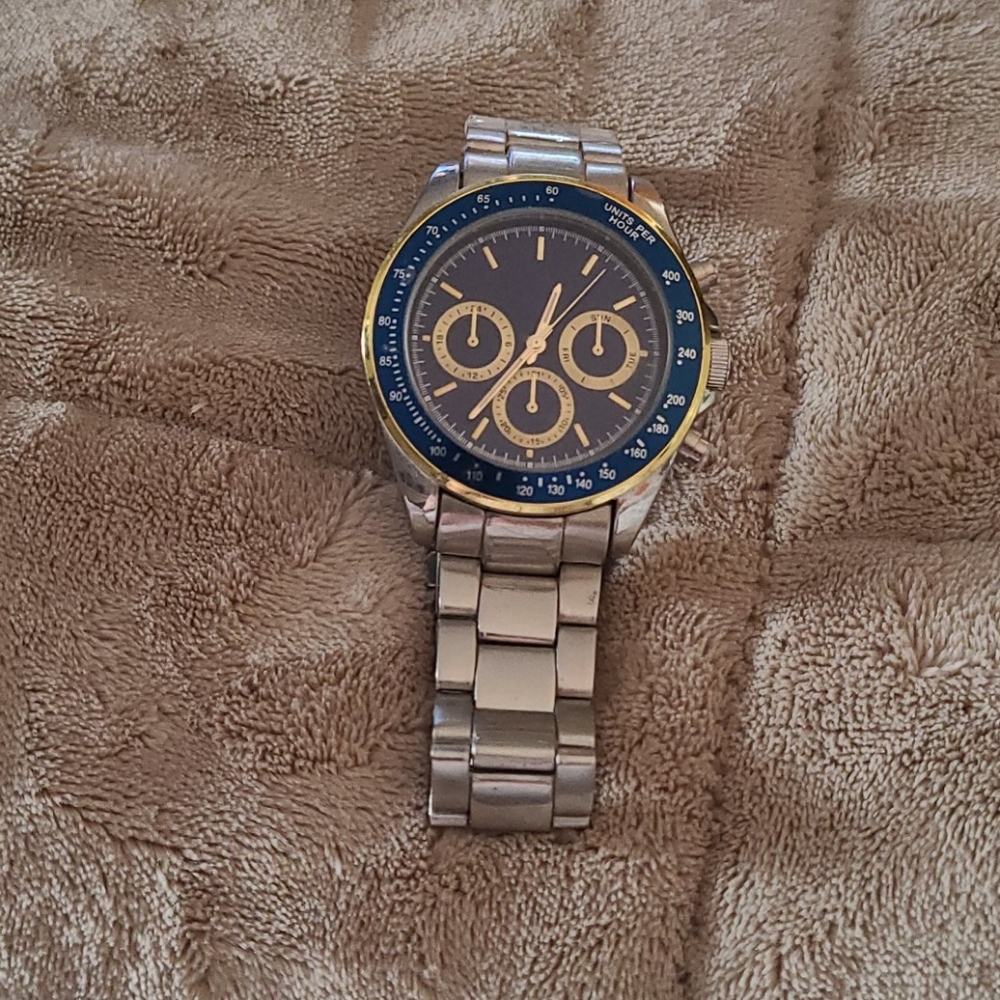 Watch - Picture 2 of 2